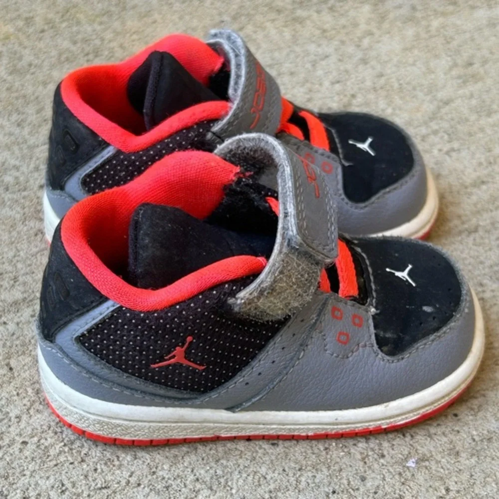 Nike air‎ Jordan toddler 4c gray/black/coral 351028-048